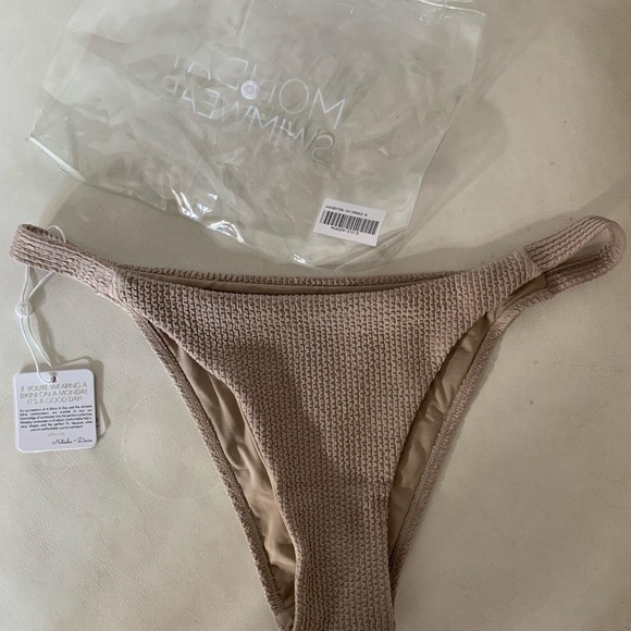 NWT Monday Swimwear - Picture 2 of 3